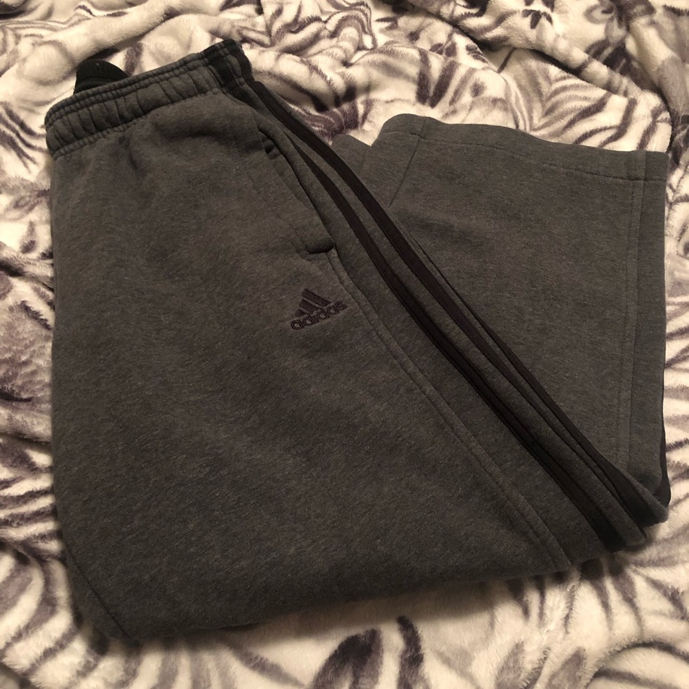 Adidas sweats🖤